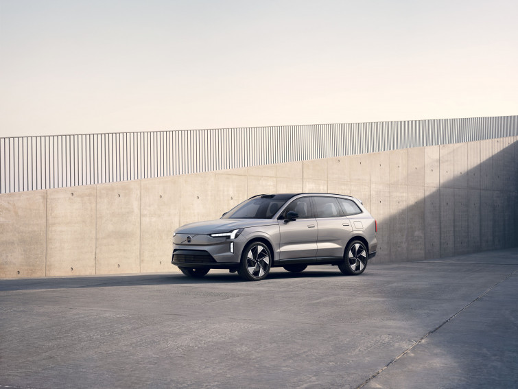 Volvo lanza el EX90 un SUV totalmente eléctrico con hasta 600 kmilómetros de autonomía