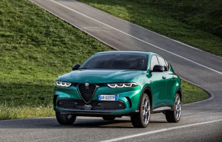 LLega el Tonale Q4, el nuevo híbrido enchufable de Alfa Romeo, con 280 caballos