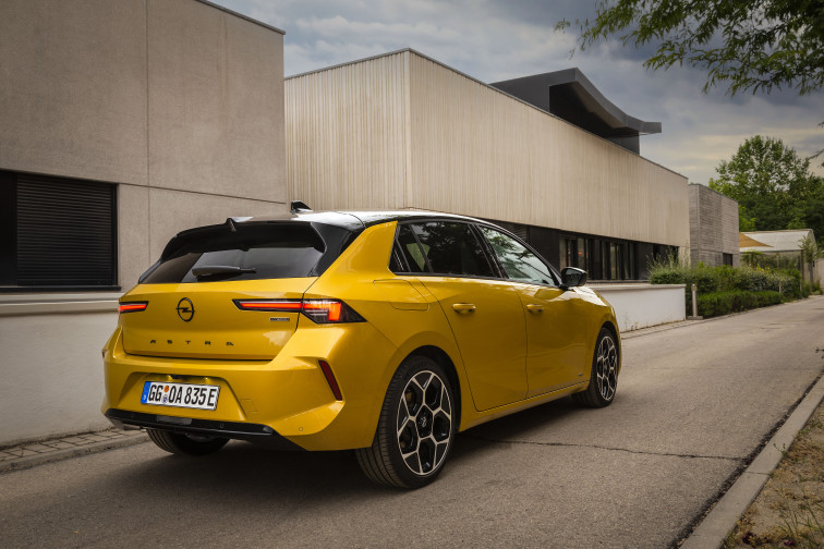 ​La nueva generación del Opel Astra tendrá dos motorizaciones híbridas enchufables