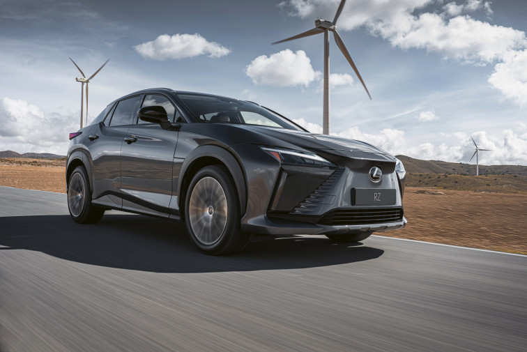 ​Lexus RZ 450e