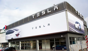 Tesla abre en Bilbao su primer Tesla Center en el norte de España