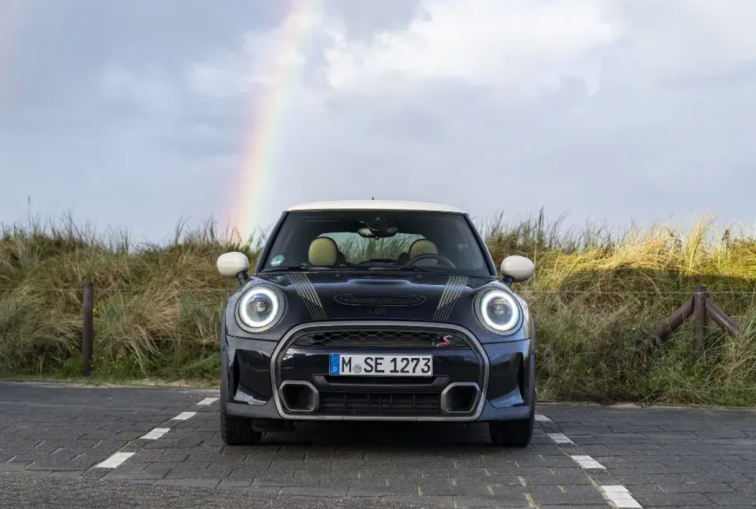 Enigmatic Black, nuevo color para el Mini Cooper S Resolute edition