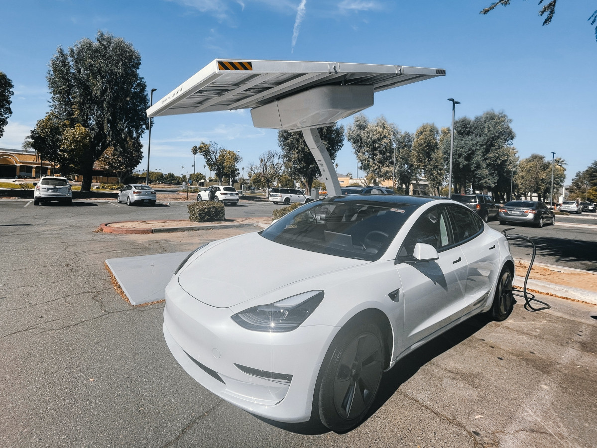 Punto de recarga coches eléctricos