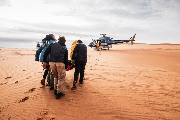 Dakar 2023. Etapa 9. Sainz vuelca y pide al piloto del helicóptero que lo evacuaba que lo devuelva al coche