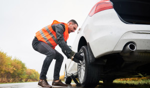 La mayoría de los conductores no saben cómo cambiar una rueda, según la encuesta de Novedades Motor