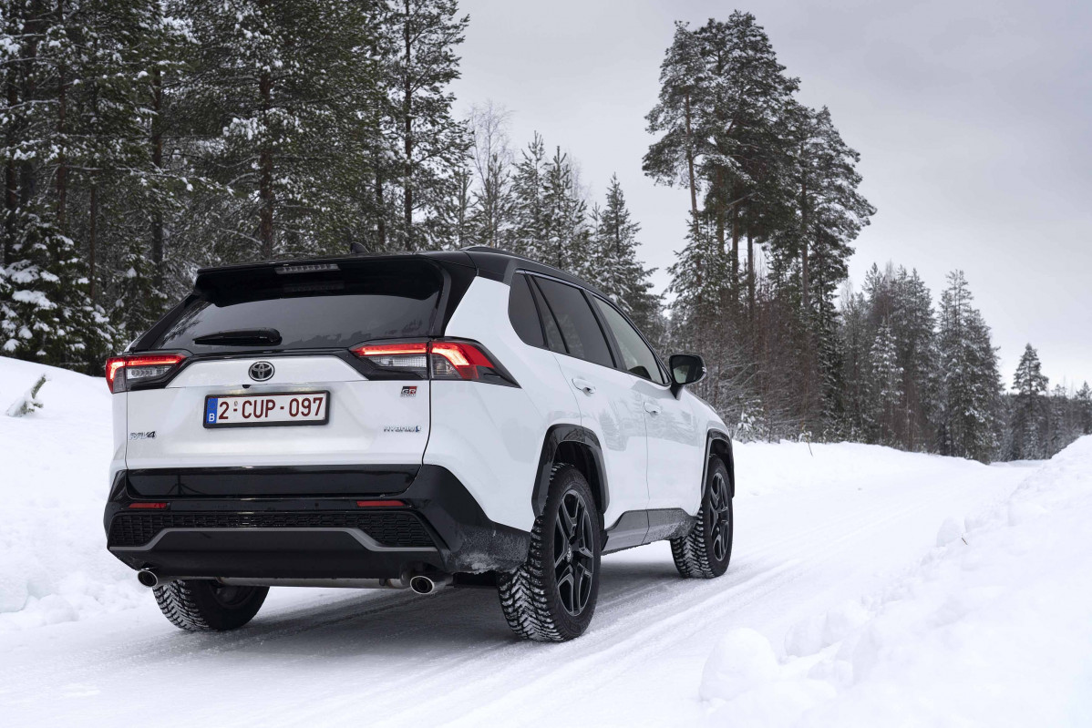 2023 rav4 hybrid gr sport static 015