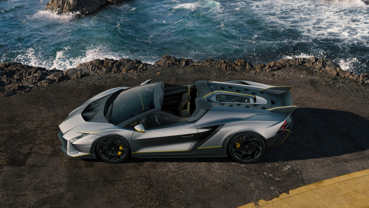 Invencible y Autentica, los últimos Lamborghini con motor V12