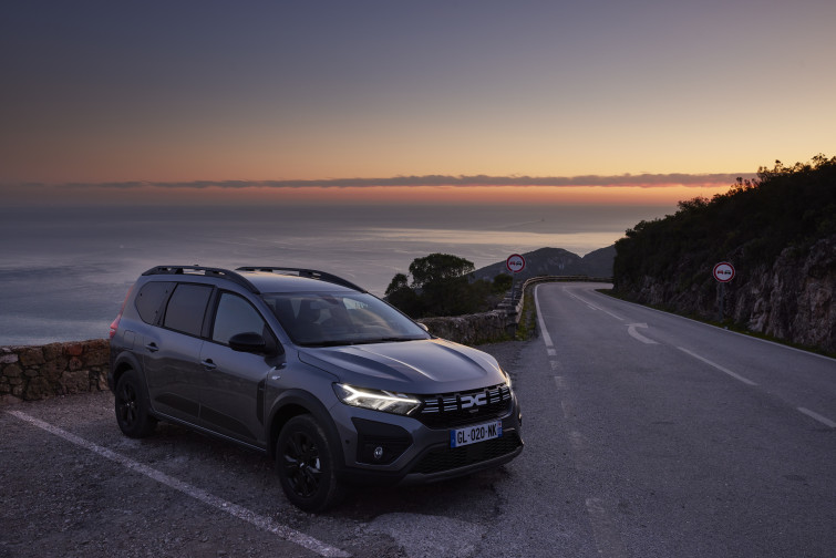 El Jogger Hybrid 140, primer híbrido de Dacia