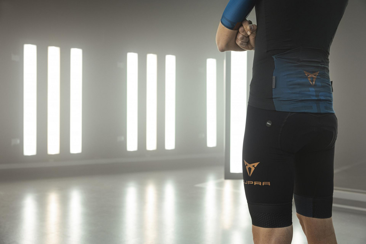 Gobik y Cupra lanzan una ediciu00f3n especial de ropa de ciclismo  (3)