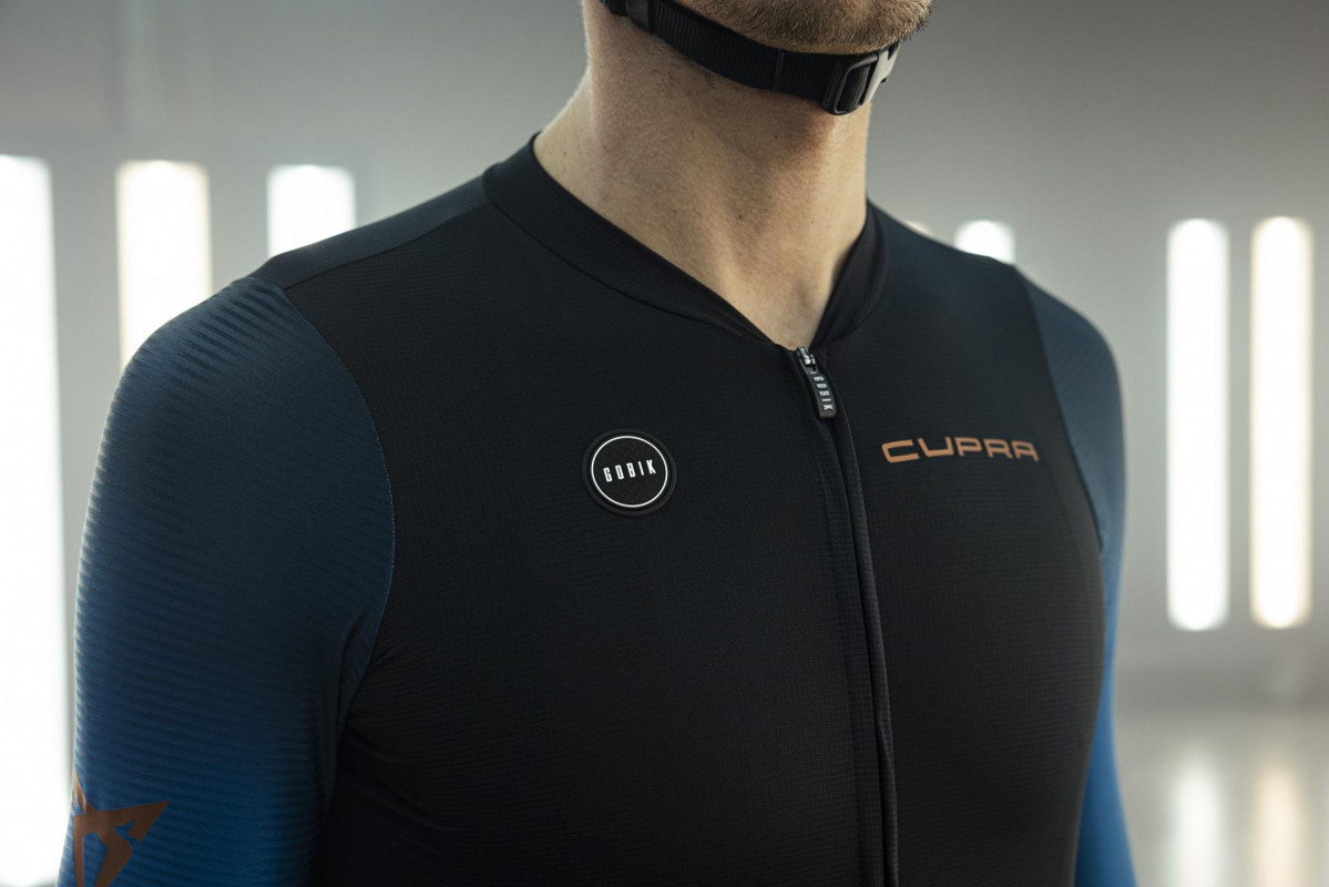 Gobik y Cupra lanzan una ediciu00f3n especial de ropa de ciclismo t