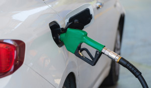 En doce años no se podrán comercializar en Europa vehículos de gasolina, diésel y tampoco híbridos
