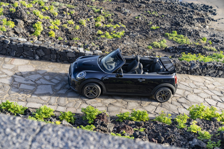 El Mini Cooper Cabrio SE 100% eléctrico se lanza como serie limitada