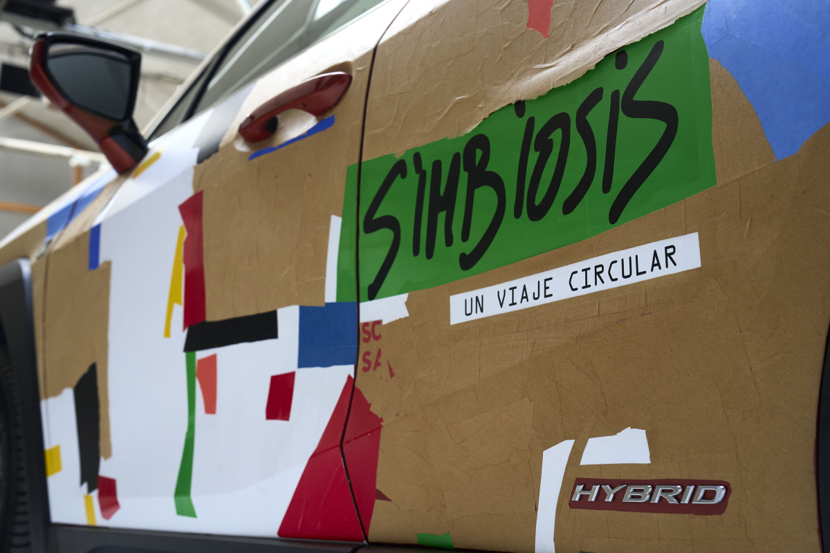 Lexus UX se expondrá en ARCO con una sorprendente ejecución, denominada “Simbiosis” (20)