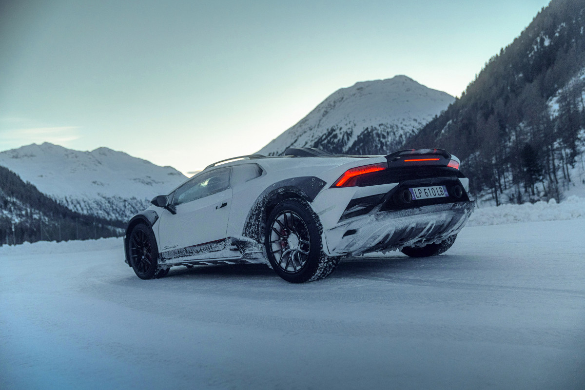 El Lamborghini Huracán Sterrato llega a la nieve (12)