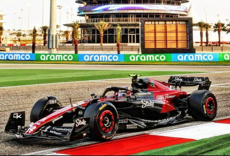 F1. ​El chino Zhou, por delante de Verstappen y Alonso en los tests del viernes en Barhéin