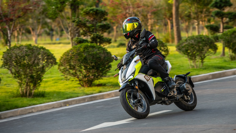 Felo FW-06, el scooter eléctrico más radical llega a España de la mano de Wellta