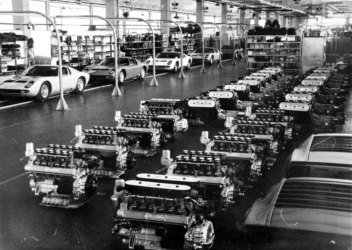 Automobili Lamborghini cumple 60 años de producción en su fábrica de Sant'Agata Bolognese (2)