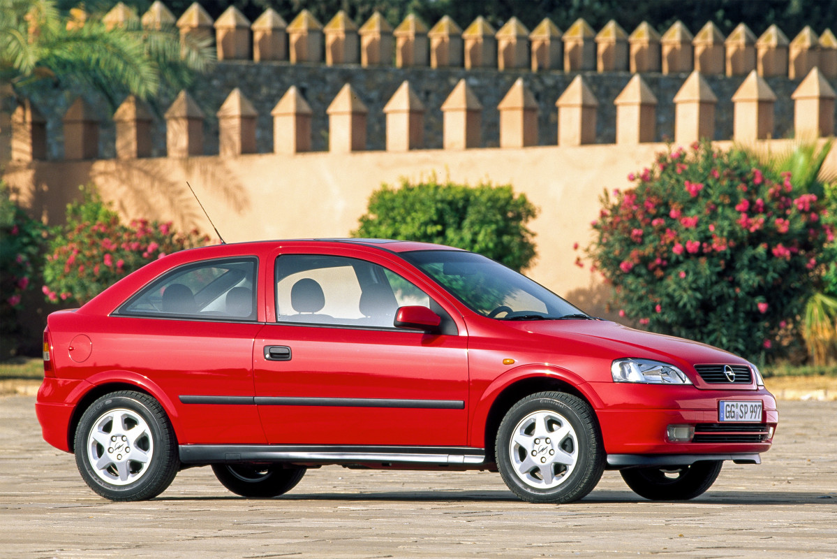 Opel celebra los 25 años desde el lanzamiento del Astra G  (13)