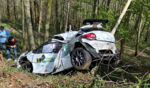 ​Dos participantes en el Rally Villa de Tineo fallecen tras una salida de carretera
