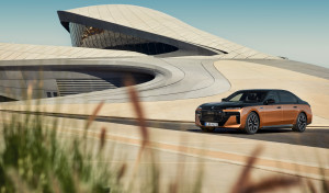 BMW i7 M70