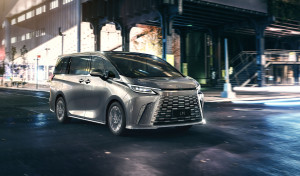 ​Lexus nos sorprende con el LM, un monovolumen de lujo con el confort de una limusina