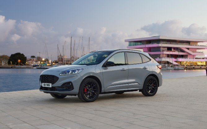 ​Kuga Graphite Tech Edition, nueva versión más equipada y llamativa del SUV de Ford