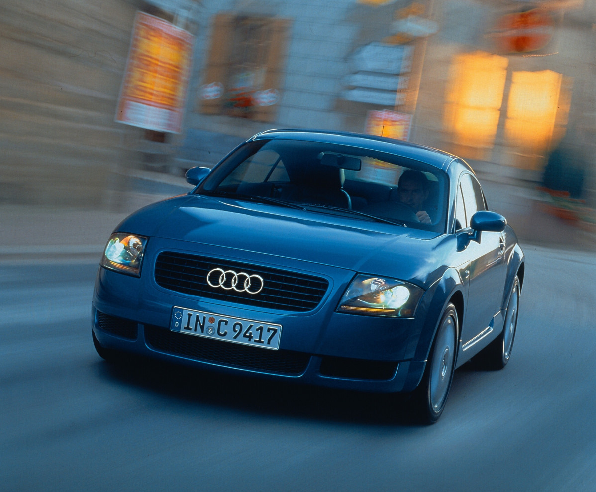 Audi celebra 25 años del TT con la edición limitada Audi TT RS Coupé iconic edition