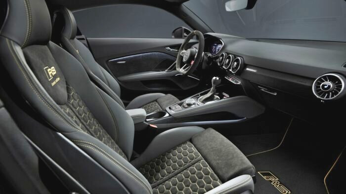 Audi TT RS Icon Edition 2022 16 700x394