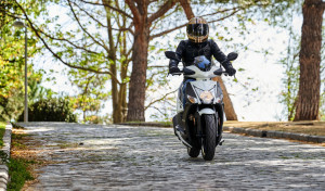 Las ventas de motos y vehículos ligeros en España crecieron el 8,8% en abril