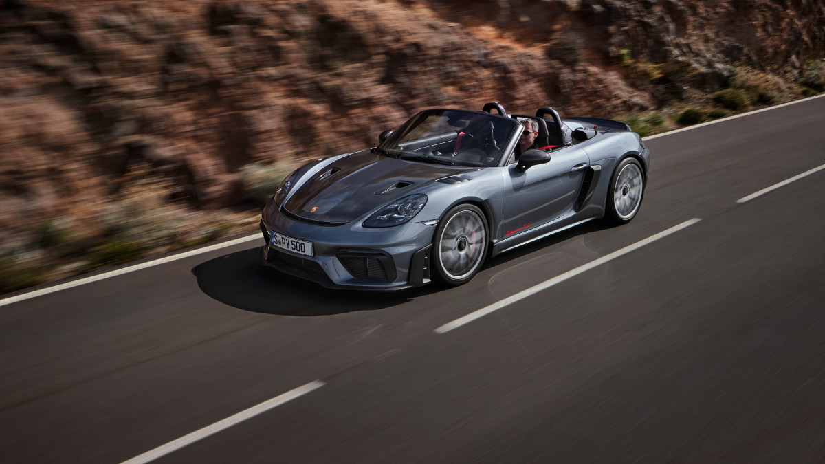 Porsche 718 Spyder RS (1)