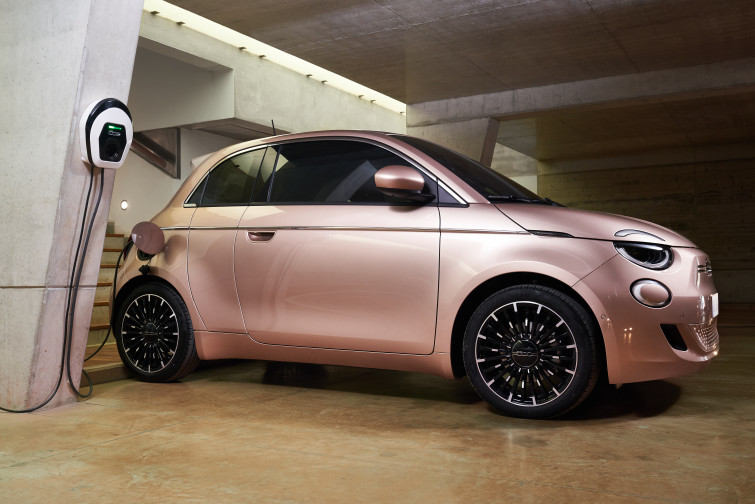 Fiat 500e low battery, la versión más urbanita