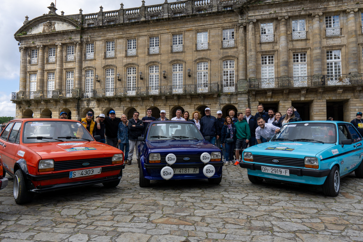 Santiago de Compostela acoge la II Concentración de Clubes Ford de coches clásicos (2)