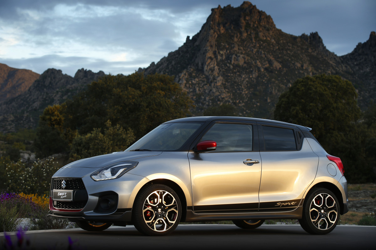 Suzuki Ibérica celebra sus 20 años con una edición especial del Swift Sport  (15)