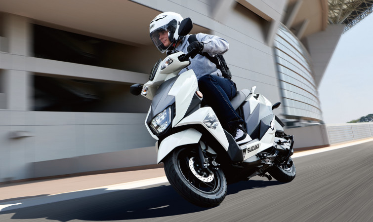La Suzuki Avenis 125: el nuevo scooter que combina diseño atrevido y economía de combustible