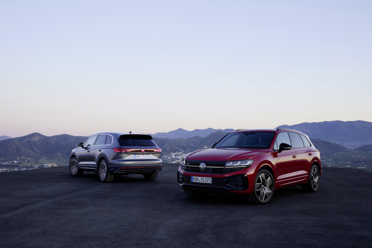 Volkswagen actualiza la estética del Touareg y lo dota de un equipamiento más refinado y tecnológico
