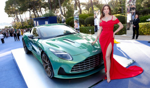 El primer Aston Martin DB12 vendido por 1.5M de euros en en la subasta benéfica de Cannes