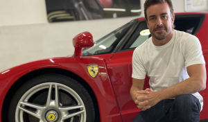 ​Fernando Alonso subasta su icónico Ferrari Enzo en el Grimaldi Forum de Mónaco