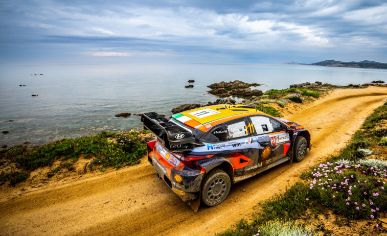 ​WRC. Hyundai da un paso al frente con el triunfo de Neuville en Cerdeña