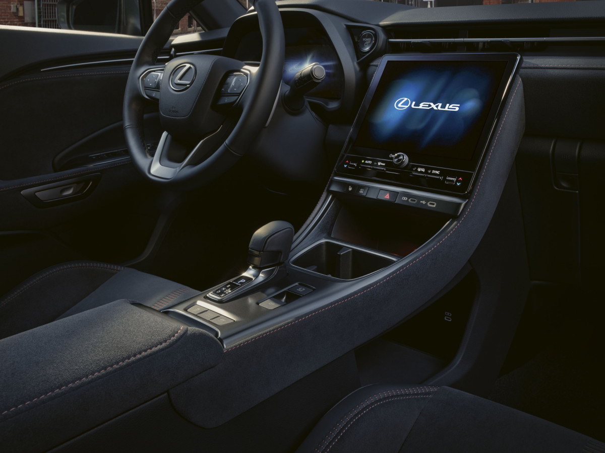 Estreno mundial del Lexus LBX la evolución del lujo y la eficiencia (1)