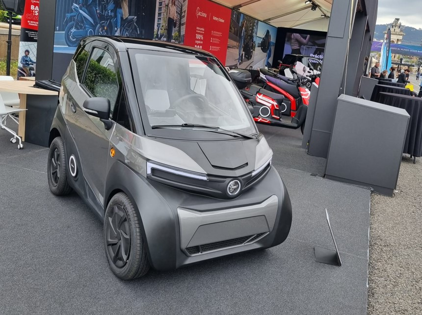 ACCIONA redefine la movilidad urbana con el Silence S04, su primer vehículo eléctrico producido en Barcelona