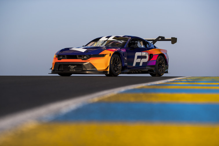 El Mustang GT3 debuta en Le Mans luciendo la nueva identidad de Ford Performance