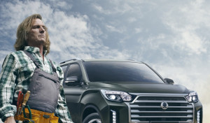 De la fiesta al trabajo, SsangYong pone a Pocholo a trabajar con el pickup Musso Sports
