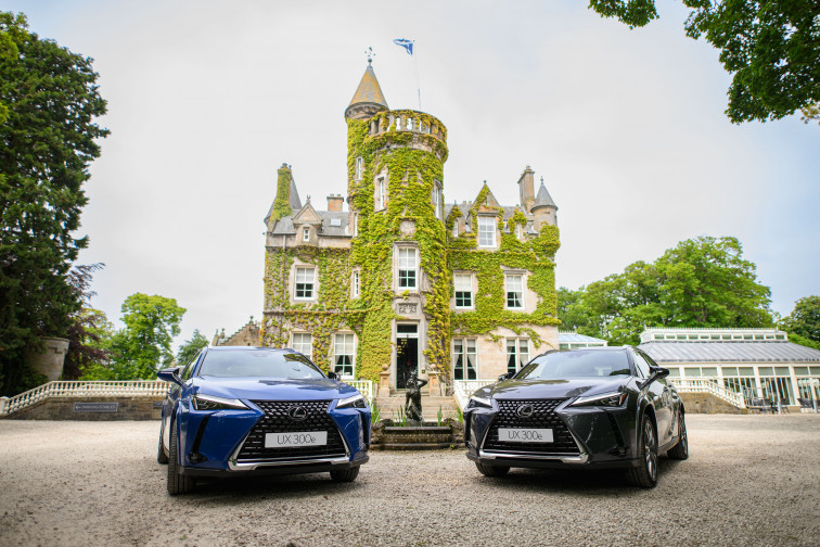 Lexus renueva su eléctrico UX 300e, mejorando su rendimiento y autonomía