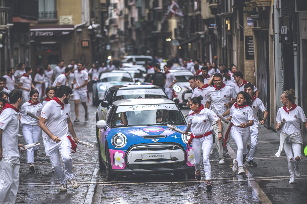 Mini celebra con éxito el segundo SanferMini eléctrico en Pamplona (55)