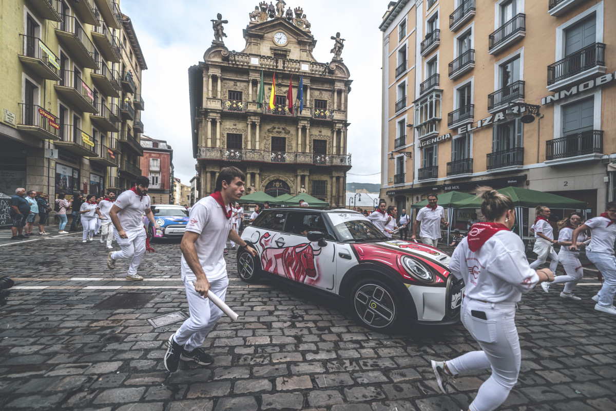 Mini celebra con éxito el segundo SanferMini eléctrico en Pamplona (68)