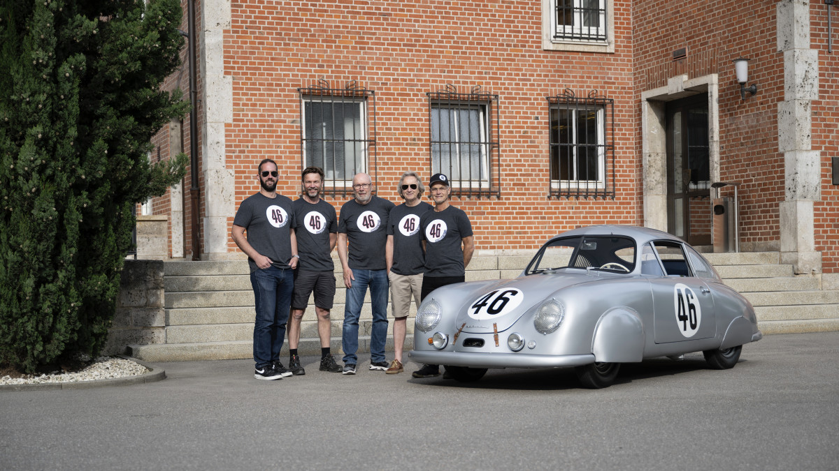 Viaje en el tiempo el histórico Porsche 356 SL vuelve a Le Mans tras su restauración (3)