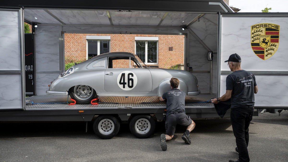 Viaje en el tiempo el histórico Porsche 356 SL vuelve a Le Mans tras su restauración (4)