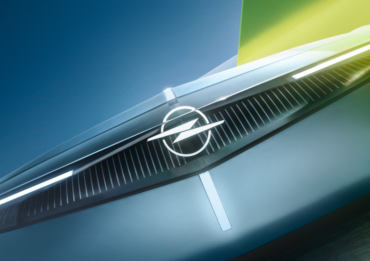 Opel muestra detalles de diseño del prototipo Experimental, que presentará en septiembre