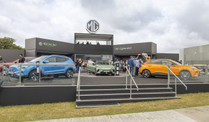 MG presenta tres vehículos eléctricos en Goodwood: Cyberster, MG4 EV XPOWER y EX4