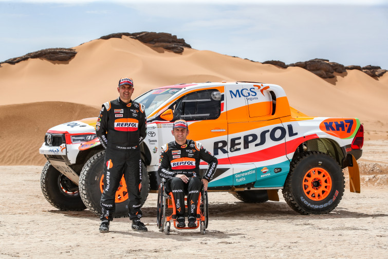 Isidre Esteve testará el Toyota Hilux T+1 del Dakar 2024 en la Baja Aragón